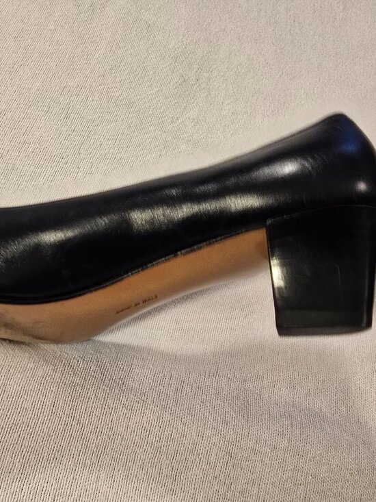 Salvatore Ferragamo Vara Pump Block Heels for Women for sale  Salvatore Ferragamo Boutique Black Leather Bow Pumps Heels Vintage Size 9 NARROW